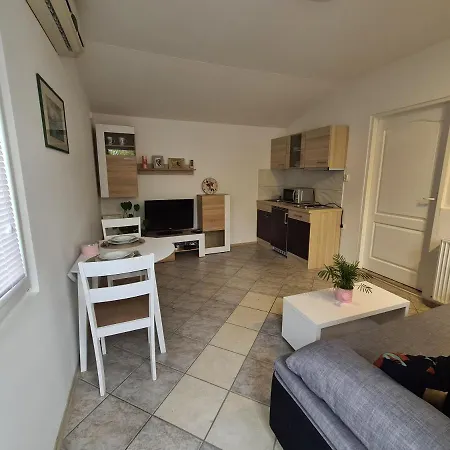Nikol Apartman Károlyváros Kültér fotó