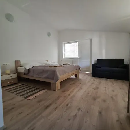 Nikol Apartman Károlyváros Kültér fotó